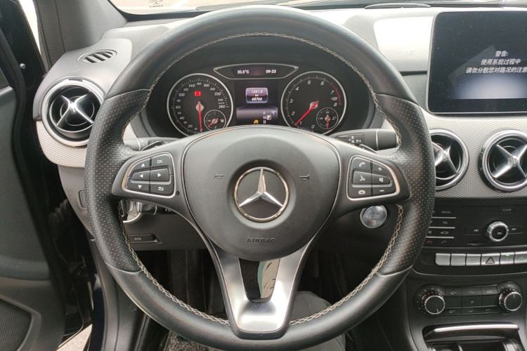 Used Mercedes-Benz B-Class 2018 B 200 Sport Edition Steering Wheel