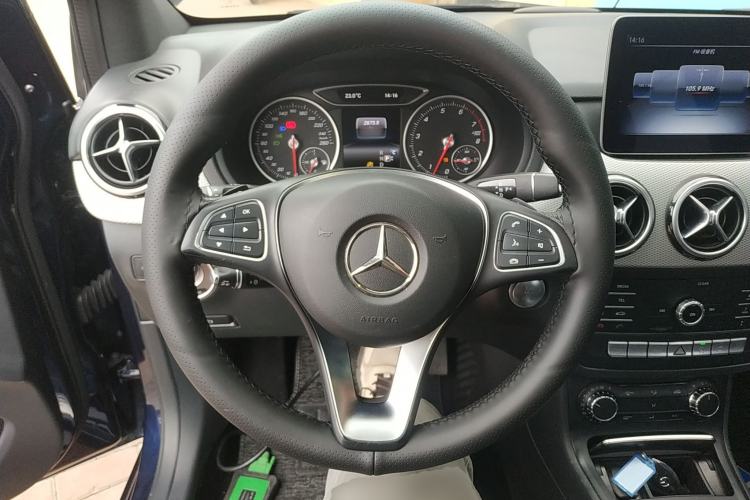 Used Mercedes-Benz B-Class 2018 B 200 Sport Edition Steering Wheel