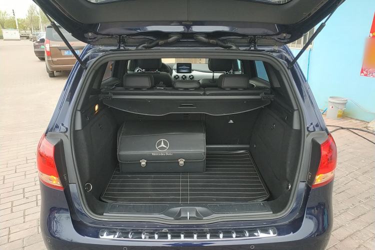 Used Mercedes-Benz B-Class 2018 B 200 Sport Edition Trunk