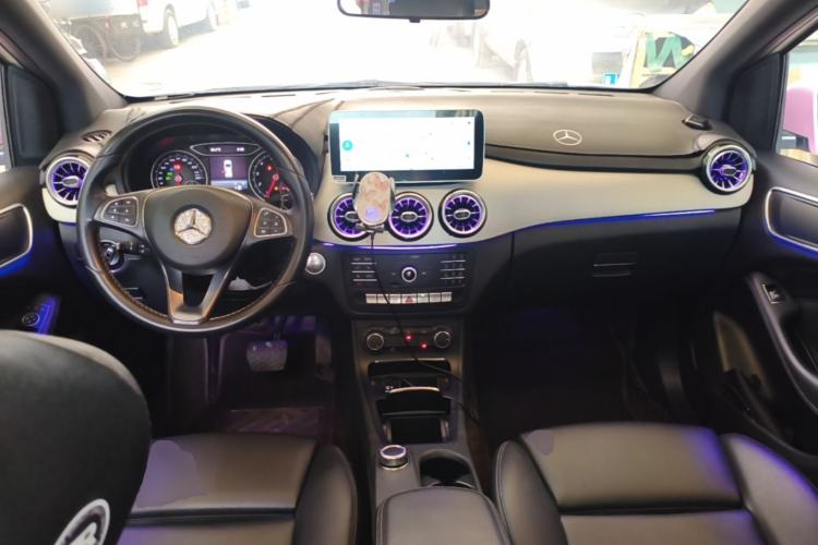 Used Mercedes-Benz B-Class 2018 B 200 Sport Edition Center Console