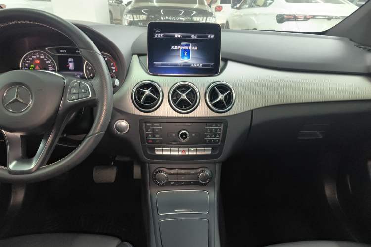 Used Mercedes-Benz B-Class 2018 B 200 Sport Edition Audio And AC Panel