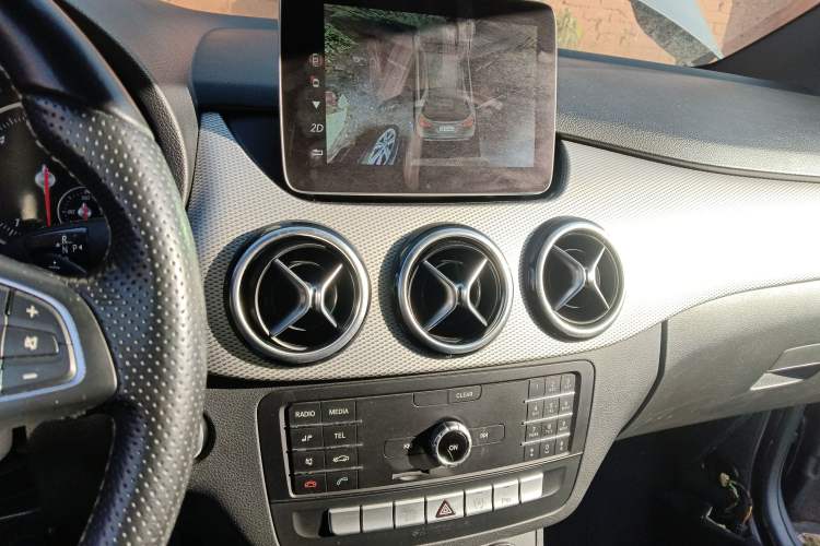Used Mercedes-Benz B-Class 2018 B 200 Sport Edition Audio And AC Panel