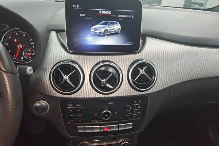 Used Mercedes-Benz B-Class 2018 B 200 Sport Edition Audio And AC Panel
