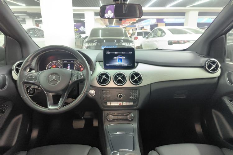 Used Mercedes-Benz B-Class 2018 B 200 Sport Edition Center Console