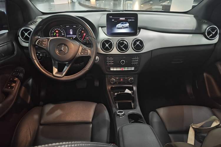 Used Mercedes-Benz B-Class 2018 B 200 Sport Edition Center Console