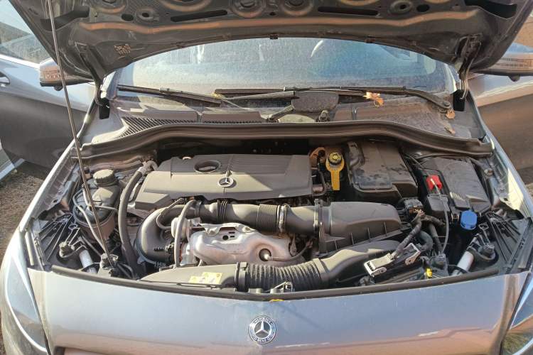 Used Mercedes-Benz B-Class 2018 B 200 Sport Edition Engine Bay