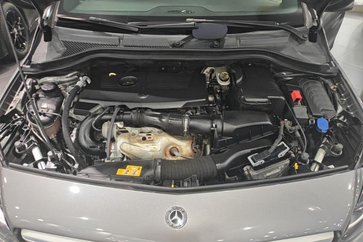 Used Mercedes-Benz B-Class 2018 B 200 Sport Edition Engine Bay