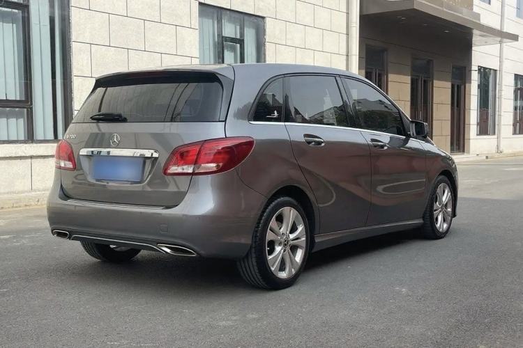 Used Mercedes-Benz B-Class 2018 B 200 Sport Edition Exterior 9