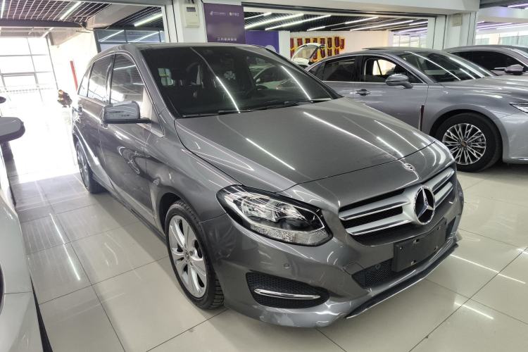 Used Mercedes-Benz B-Class 2018 B 200 Sport Edition Front Right 45 Deg