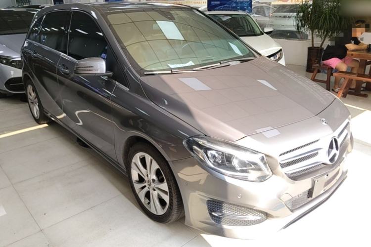 Used Mercedes-Benz B-Class 2018 B 200 Sport Edition Front Right 45 Deg