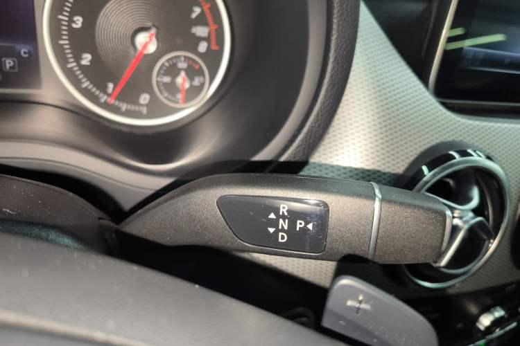 Used Mercedes-Benz B-Class 2018 B 200 Sport Edition Gear Lever