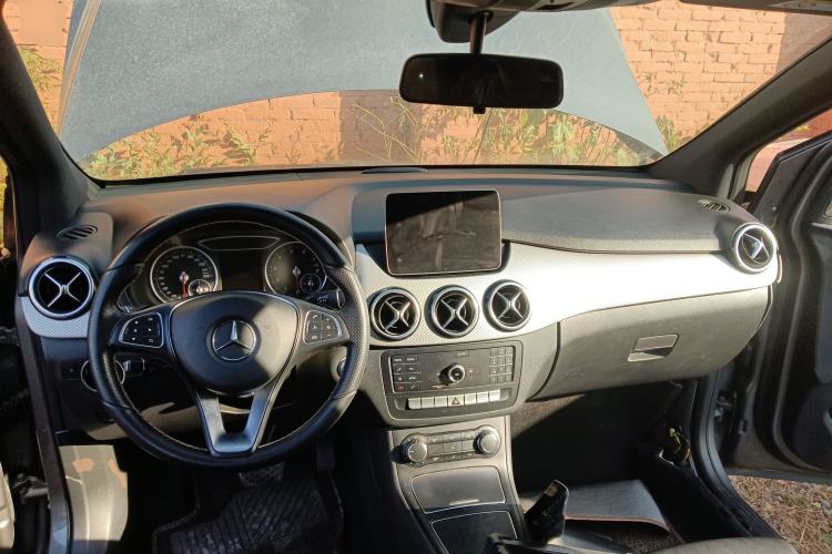 Used Mercedes-Benz B-Class 2018 B 200 Sport Edition Interior 2