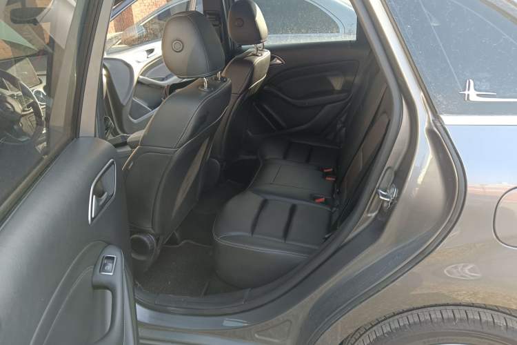 Used Mercedes-Benz B-Class 2018 B 200 Sport Edition Interior 4