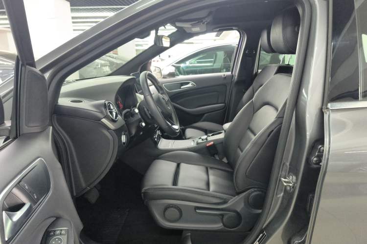 Used Mercedes-Benz B-Class 2018 B 200 Sport Edition Left Front Seat