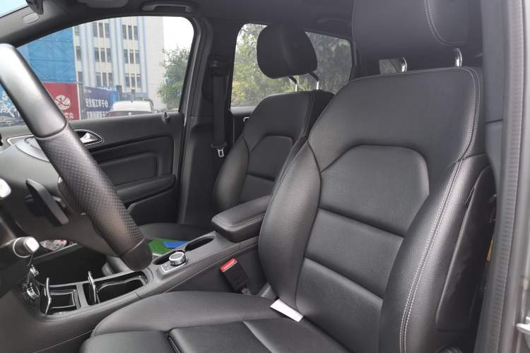 Used Mercedes-Benz B-Class 2018 B 200 Sport Edition Left Front Seat