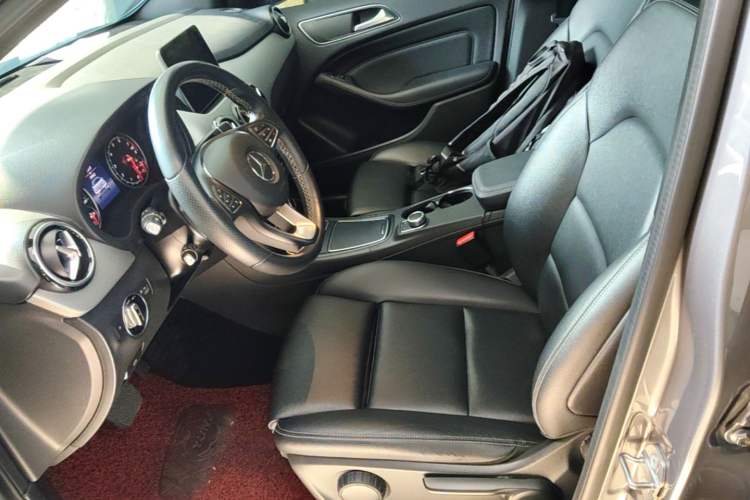 Used Mercedes-Benz B-Class 2018 B 200 Sport Edition Left Front Seat