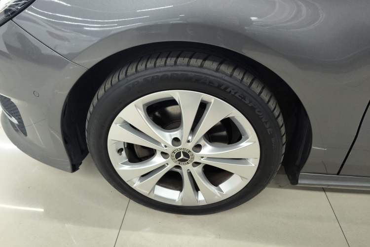 Used Mercedes-Benz B-Class 2018 B 200 Sport Edition Left Front Wheel Hub