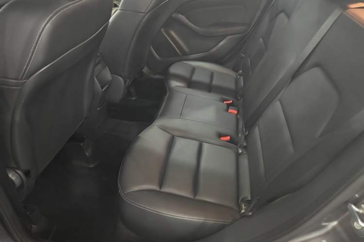 Used Mercedes-Benz B-Class 2018 B 200 Sport Edition Left Rear Seat