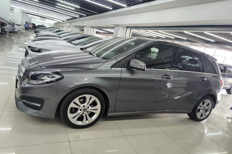 Used Mercedes-Benz B-Class 2018 B 200 Sport Edition Left Side