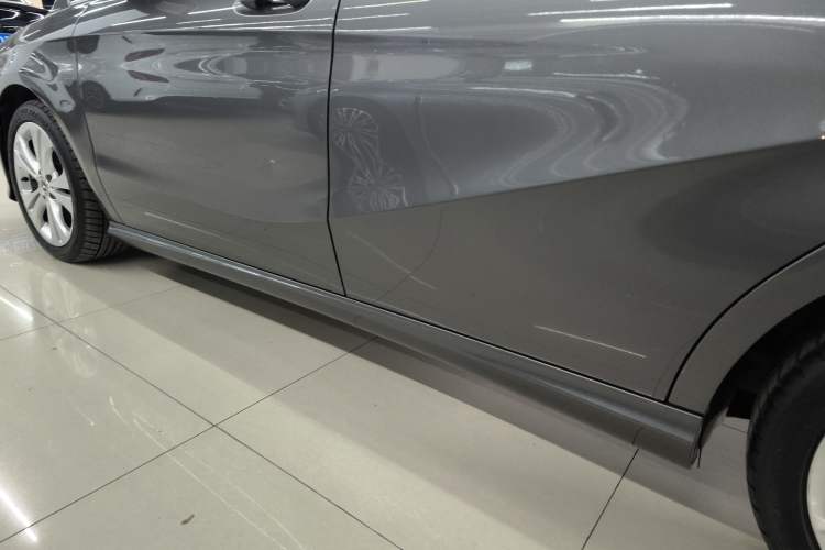 Used Mercedes-Benz B-Class 2018 B 200 Sport Edition Left Side Sill
