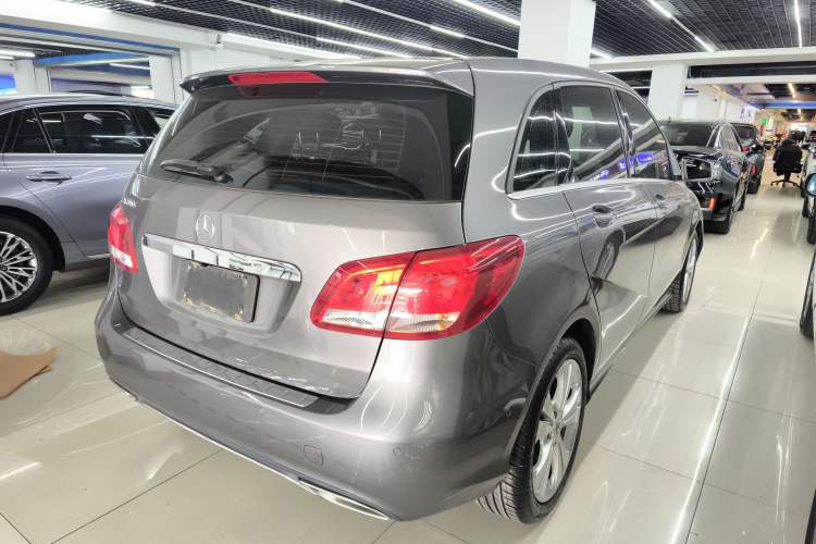 Used Mercedes-Benz B-Class 2018 B 200 Sport Edition Rear Right 45 Deg