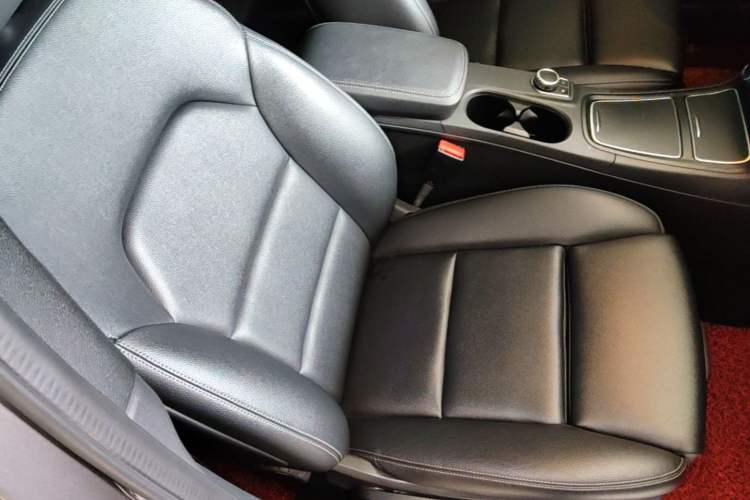 Used Mercedes-Benz B-Class 2018 B 200 Sport Edition Right Front Seat