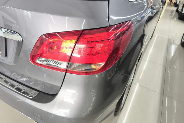 Used Mercedes-Benz B-Class 2018 B 200 Sport Edition Right Rear Taillight