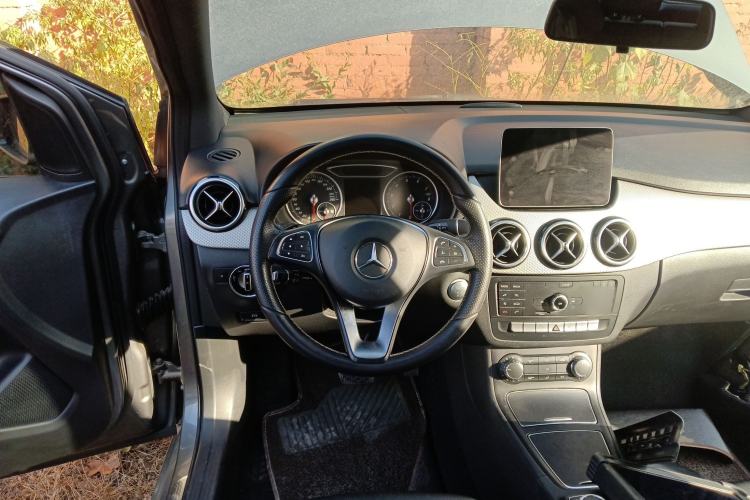 Used Mercedes-Benz B-Class 2018 B 200 Sport Edition Steering Wheel