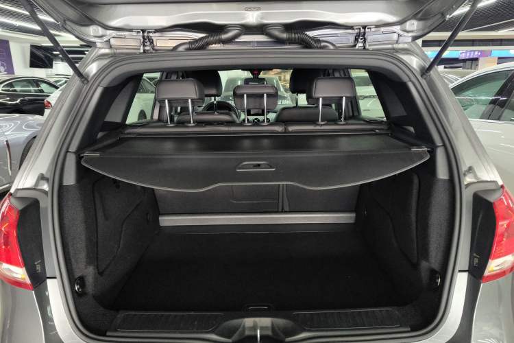 Used Mercedes-Benz B-Class 2018 B 200 Sport Edition Trunk