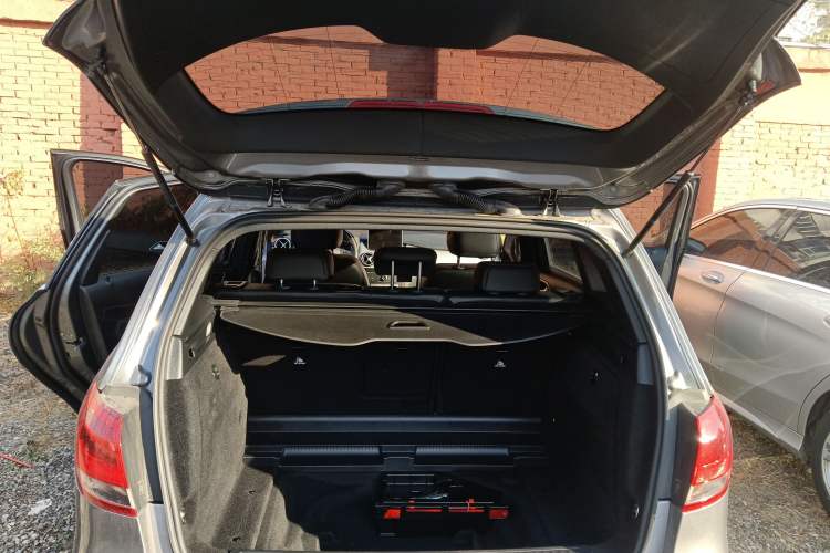 Used Mercedes-Benz B-Class 2018 B 200 Sport Edition Trunk