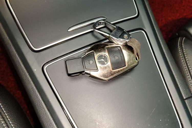 Used Mercedes-Benz B-Class 2018 B 200 Sport Edition Vehicle Key