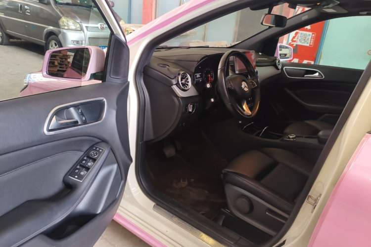 Used Mercedes-Benz B-Class 2018 B 200 Sport Edition Driver Seat