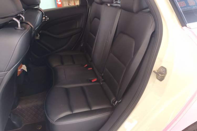 Used Mercedes-Benz B-Class 2018 B 200 Sport Edition Left Rear Seat