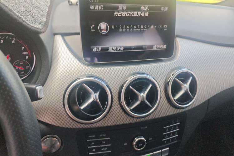 Used Mercedes-Benz B-Class 2018 B 200 Sport Edition Audio And AC Panel