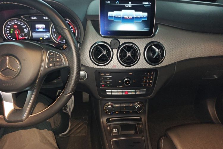 Used Mercedes-Benz B-Class 2018 B 200 Sport Edition Audio And AC Panel