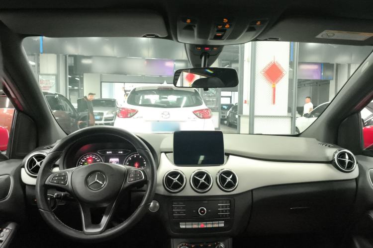Used Mercedes-Benz B-Class 2018 B 200 Sport Edition Center Console