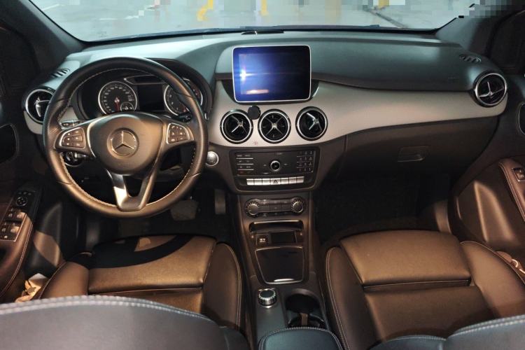 Used Mercedes-Benz B-Class 2018 B 200 Sport Edition Center Console