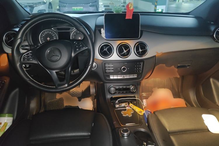 Used Mercedes-Benz B-Class 2018 B 200 Fashion Model Center Console