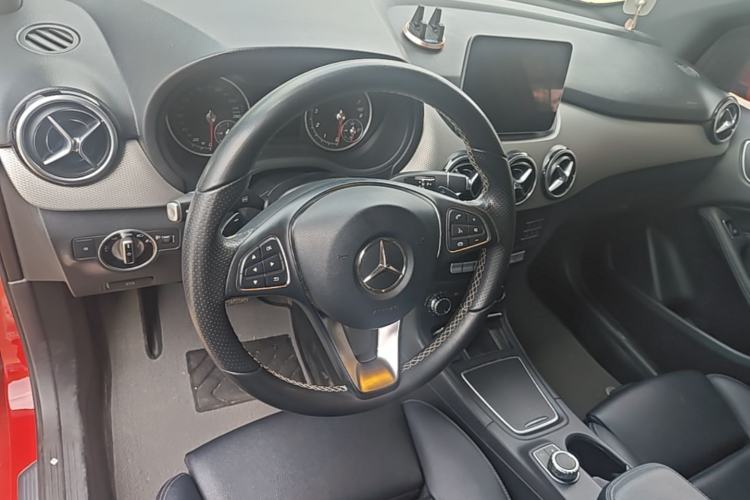 Used Mercedes-Benz B-Class 2018 B 200 Sport Edition Center Console