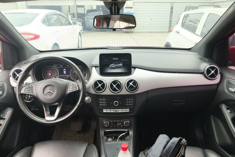 Used Mercedes-Benz B-Class 2018 B 200 Fashion Model Center Console