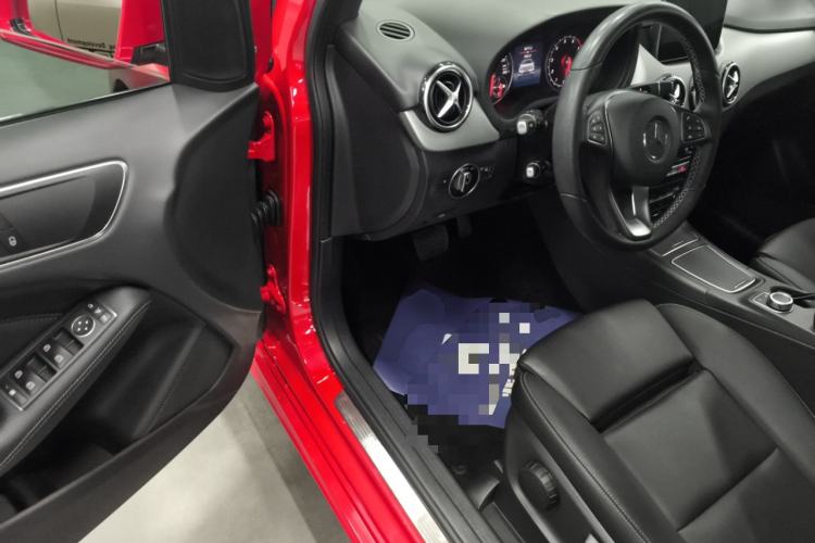 Used Mercedes-Benz B-Class 2018 B 200 Sport Edition Driver Seat