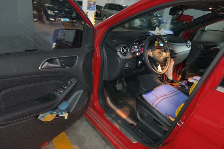 Used Mercedes-Benz B-Class 2018 B 200 Sport Edition Driver Seat