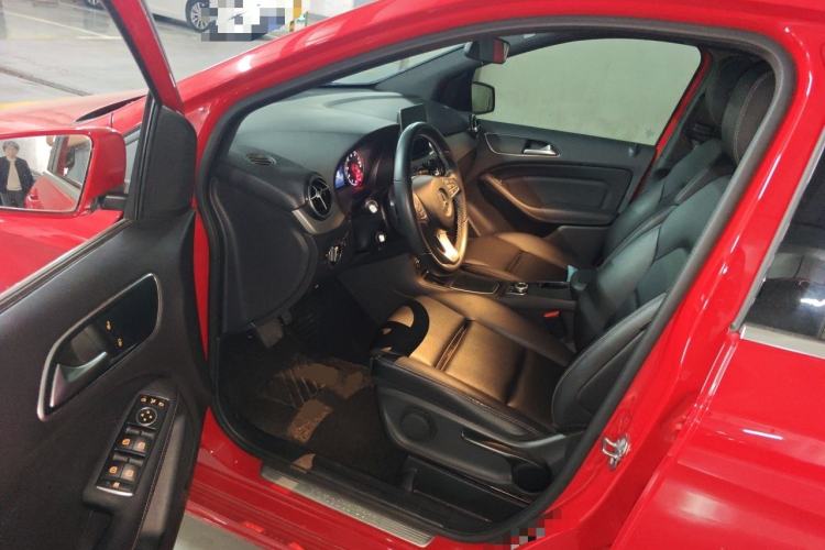 Used Mercedes-Benz B-Class 2018 B 200 Sport Edition Driver Seat