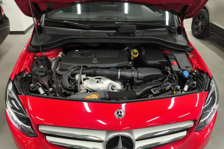 Used Mercedes-Benz B-Class 2018 B 200 Sport Edition Engine Bay