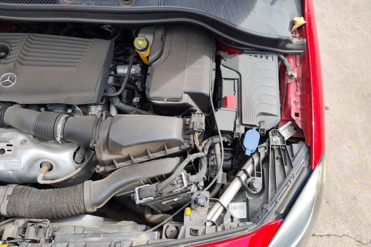 Used Mercedes-Benz B-Class 2018 B 200 Sport Edition Engine Bay Left