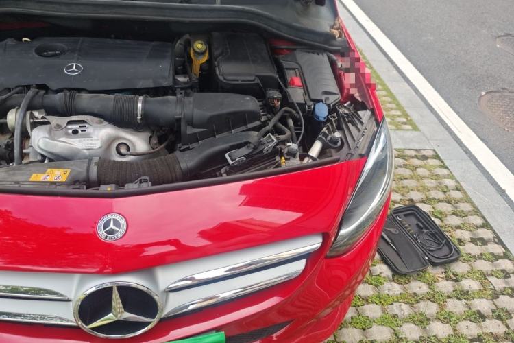 Used Mercedes-Benz B-Class 2018 B 200 Sport Edition Engine Bay Left