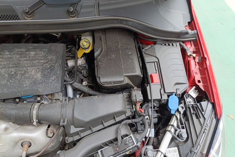 Used Mercedes-Benz B-Class 2018 B 200 Sport Edition Engine Bay Left