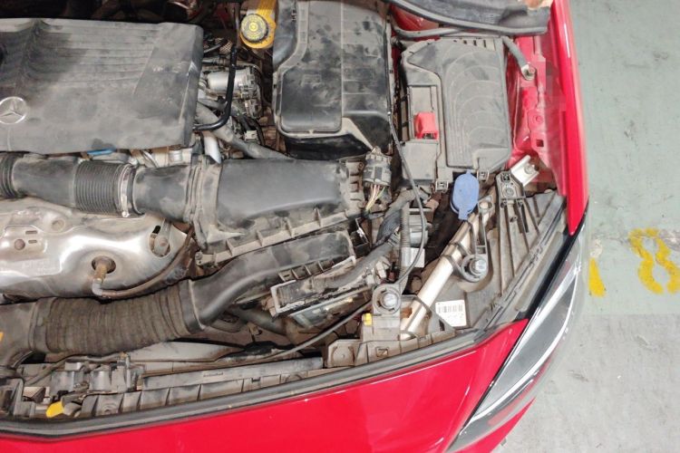 Used Mercedes-Benz B-Class 2018 B 200 Sport Edition Engine Bay Left
