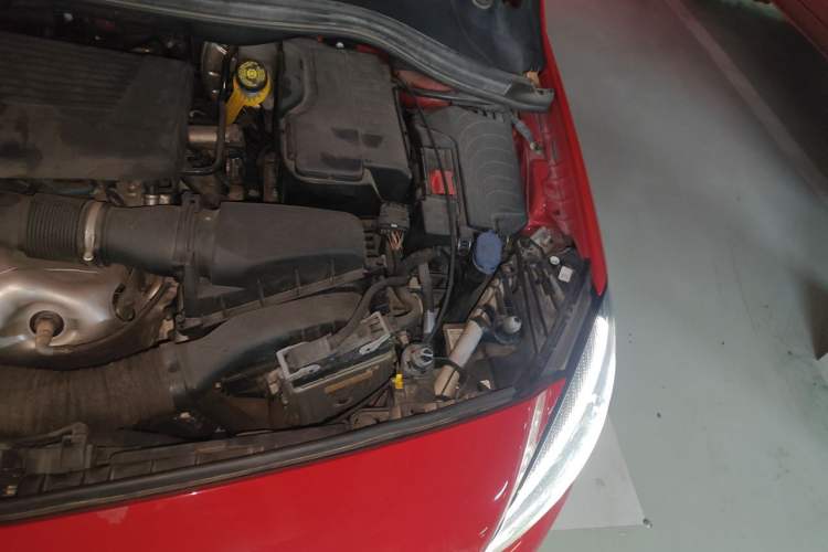 Used Mercedes-Benz B-Class 2018 B 200 Fashion Model Engine Bay Left