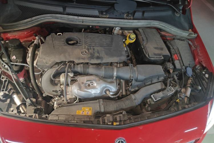 Used Mercedes-Benz B-Class 2018 B 200 Fashion Model Engine Bay